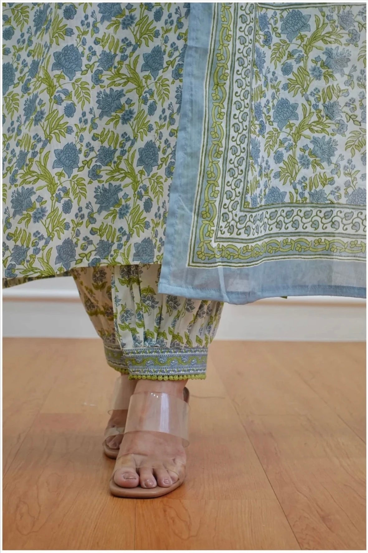 Traditionally Silhouetted Afghani Salwar Kameez
