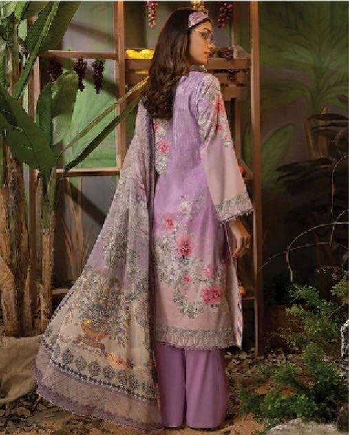 Pastel Purple Pakistani Salwar Kameez with Floral Design