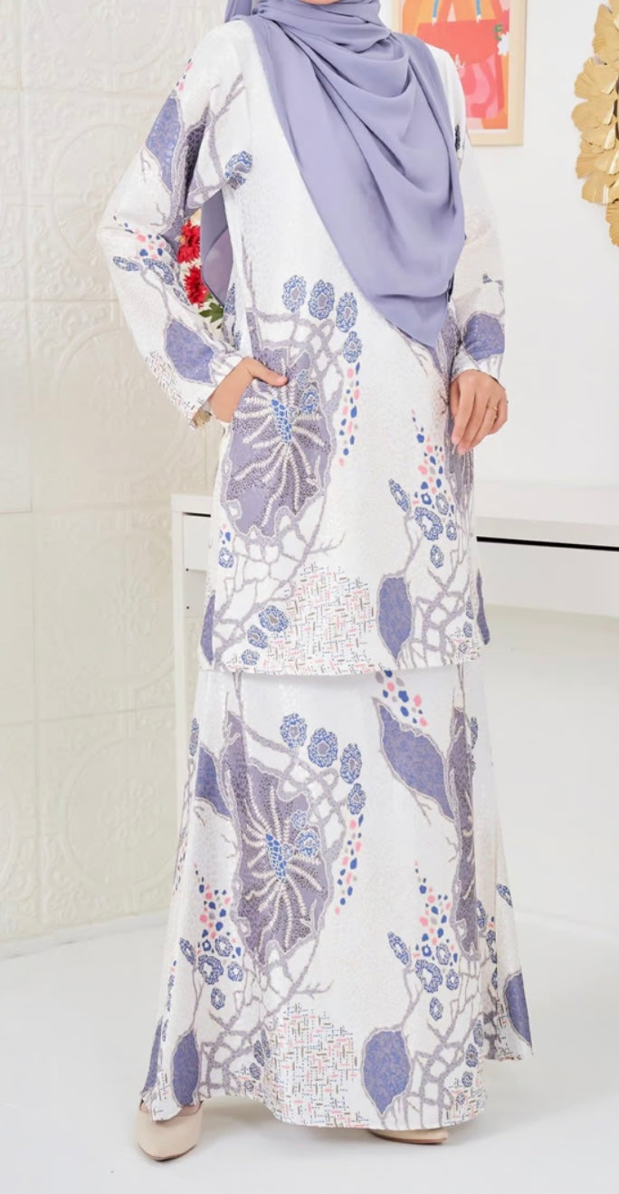 Baju Kurung with Modern Batik Print in White and Lavender/Grey
