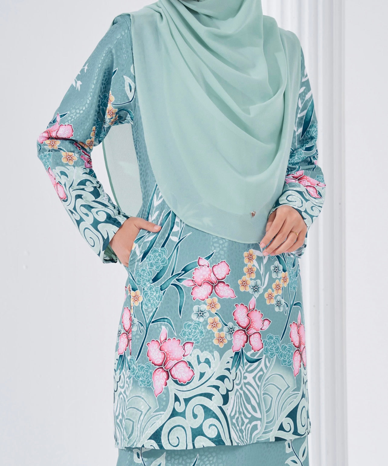 Baju Kurung with Modern Batik Print in Mint Green